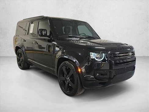 Used 2024 Land Rover Defender 130 X-Dynamic SE AWD/4WD image 3