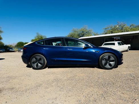 Used 2018 Tesla Model 3 Mid Range image 4
