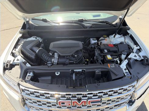 Used 2021 GMC Acadia Denali w/ Denali Ultimate Package AWD/4WD image 35