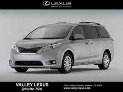 Used 2012 Toyota Sienna LE FWD image 4