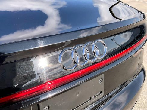 Used 2020 Audi S8 L w/ S8 Executive Package AWD/4WD image 31