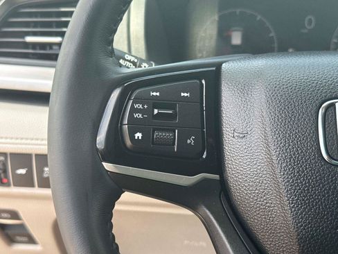 Certified 2025 Honda Odyssey EX-L image 32