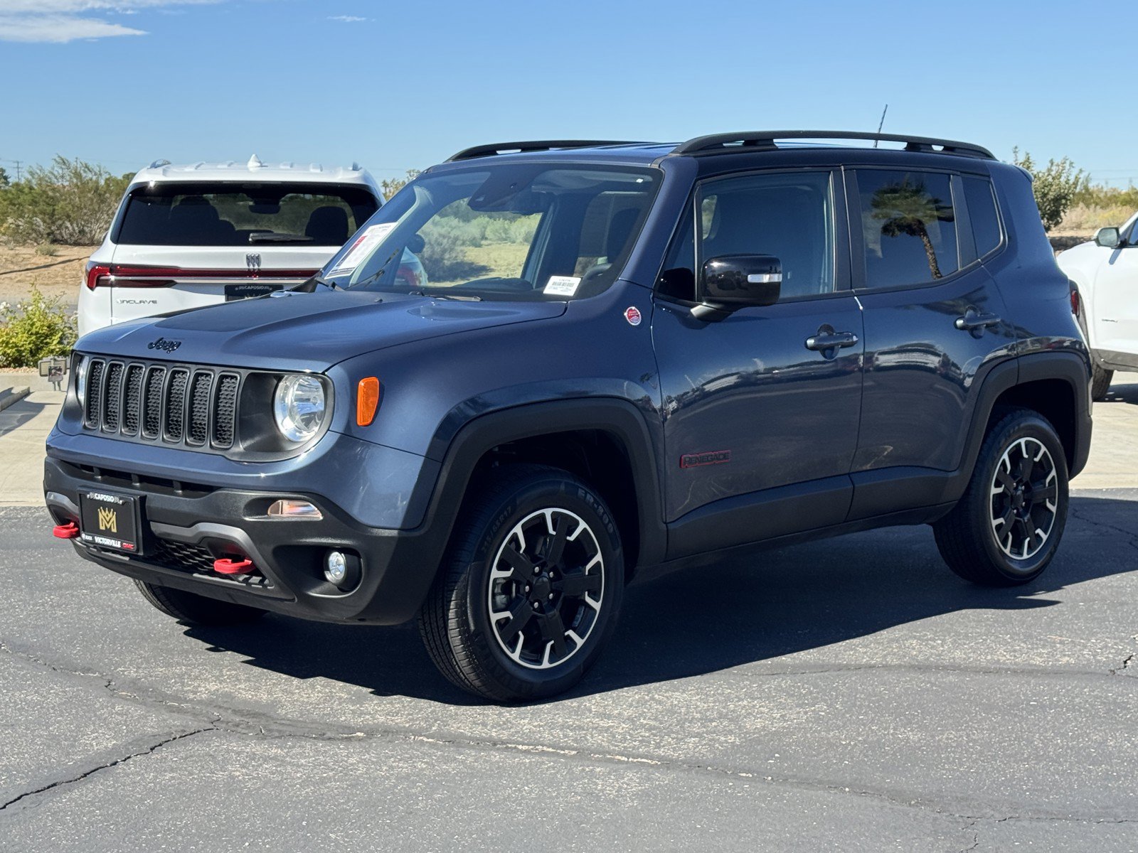 Used 2023 Jeep Renegade Trailhawk AWD/4WD image 3