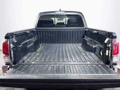 Used 2022 Toyota Tacoma TRD Off-Road AWD/4WD image 22