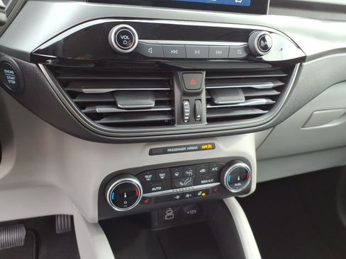 Used 2026 Ford Escape Active w/ Cold Weather Package AWD/4WD image 19