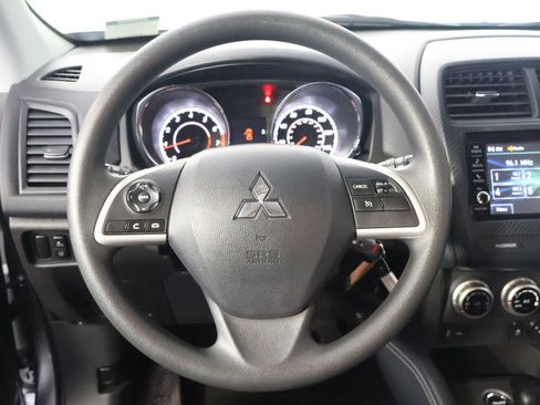 Used 2025 Mitsubishi Outlander Sport ES AWD/4WD image 29
