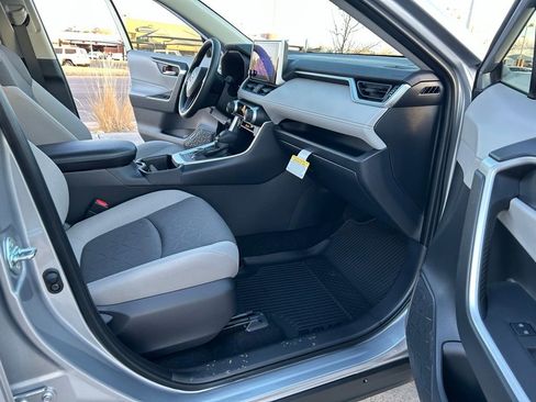 Used 2025 Toyota RAV4 XLE image 48