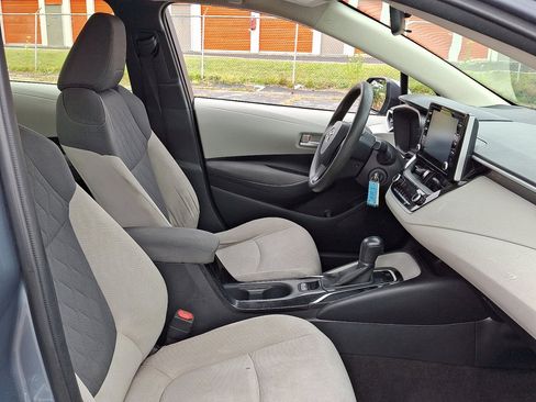 Used 2020 Toyota Corolla LE image 12