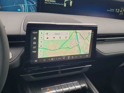 New 2026 Lincoln Nautilus Premier image 18