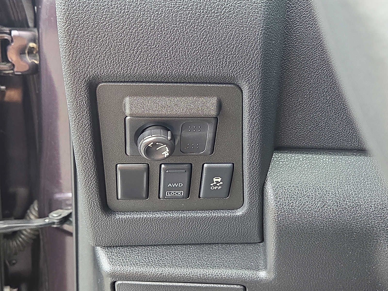 Used 2013 Nissan Rogue SV AWD/4WD image 24