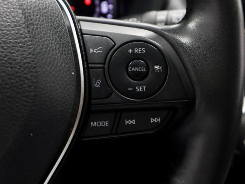 Used 2022 Toyota RAV4 XLE Premium AWD/4WD image 28