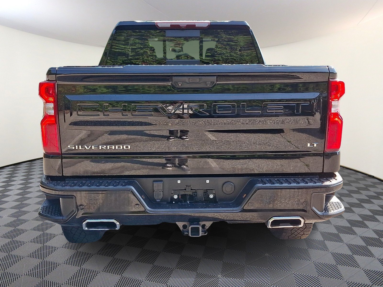 Used 2023 Chevrolet Silverado 1500 LT Trail Boss w/ Convenience Package II AWD/4WD image 5