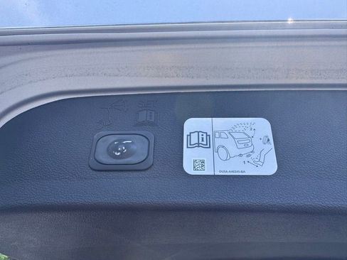 Used 2019 Ford Escape Titanium AWD/4WD image 40
