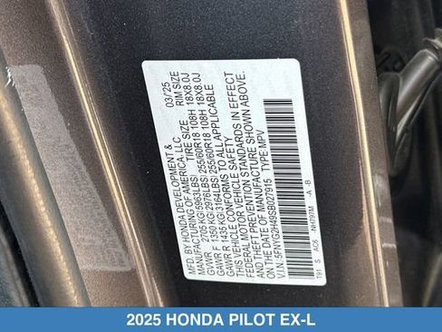 Certified 2025 Honda Pilot EX-L image 33