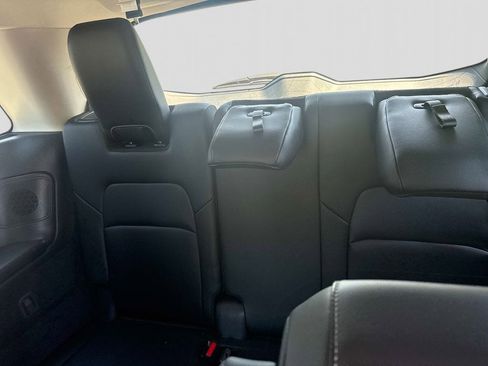 Used 2023 Nissan Pathfinder SL w/ SL Premium Package AWD/4WD image 16