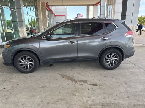 Used 2014 Nissan Rogue SL image 3