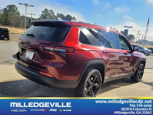 New 2024 Jeep Grand Cherokee L Altitude image 15