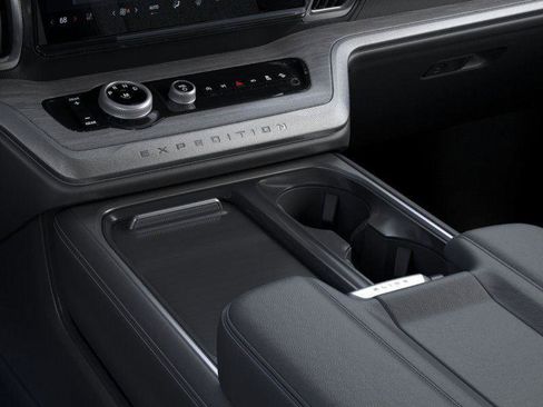 New 2025 Ford Expedition Platinum w/ Driver's Package image 15