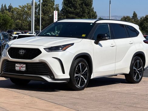 Certified 2021 Toyota Highlander XSE AWD/4WD image 8