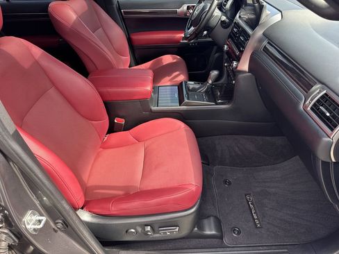 Used 2023 Lexus GX 460 Premium w/ Accessory Package image 13