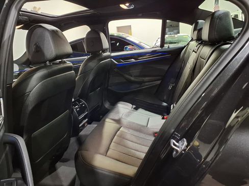 Used 2022 BMW 530i xDrive w/ M Sport Package image 21