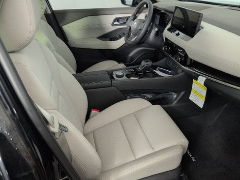 New 2025 Nissan Rogue SL AWD/4WD image 12