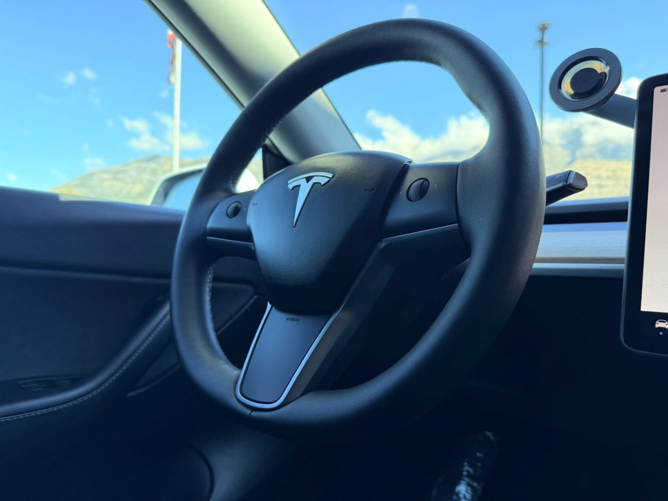 Used 2022 Tesla Model Y Long Range AWD/4WD image 8