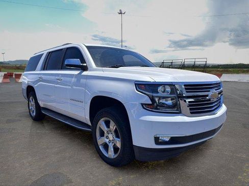 Used 2018 Chevrolet Suburban Premier AWD/4WD image 2