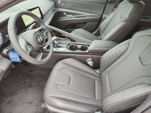 New 2026 Hyundai Elantra Limited FWD image 5