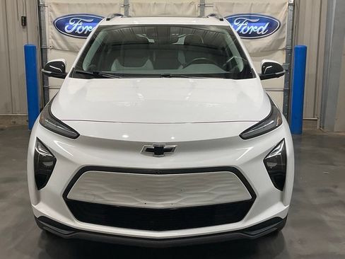 Used 2023 Chevrolet Bolt EUV Premier w/ Sun & Sound Package FWD image 5