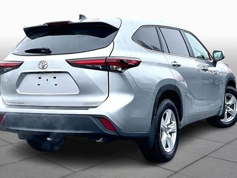 Certified 2024 Toyota Highlander LE AWD/4WD image 13