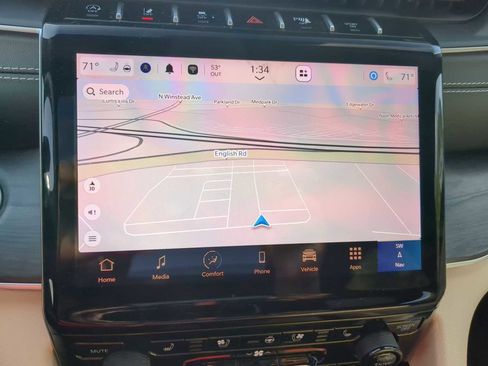 Used 2024 Jeep Grand Cherokee L Limited w/ Luxury Tech Group II image 20