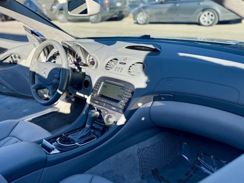 Used 2008 Mercedes-Benz SL 55 AMG w/ P1 Pkg image 16