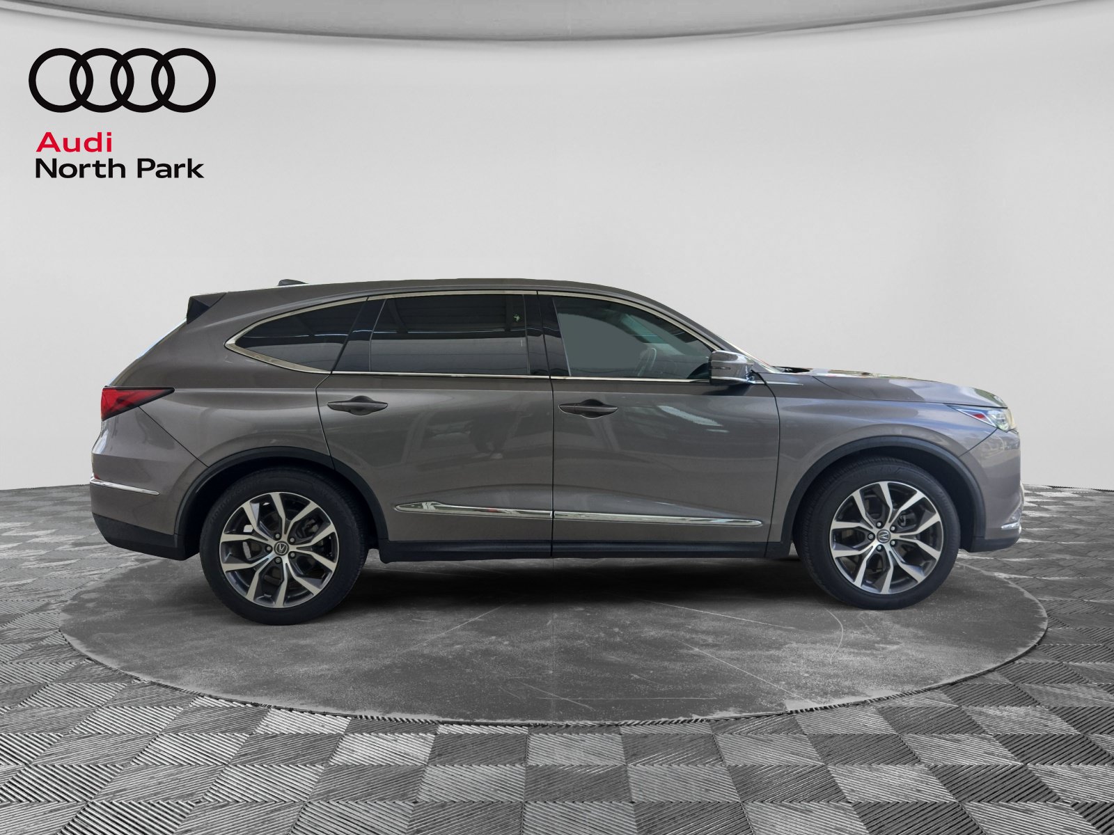 Used 2024 Acura MDX w/ Technology Package FWD image 6