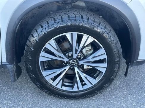 Used 2023 Nissan Rogue SV AWD/4WD image 14