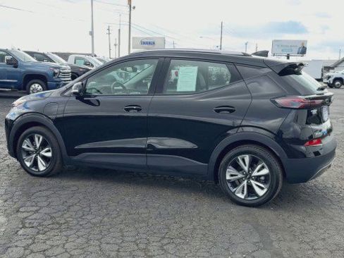 Certified 2022 Chevrolet Bolt EUV LT w/ Convenience Package image 6