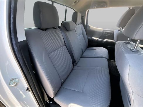 Used 2022 Toyota Tacoma SR5 RWD image 19