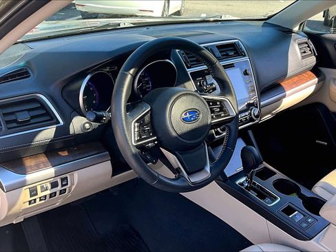 Used 2018 Subaru Outback 2.5i Limited image 18