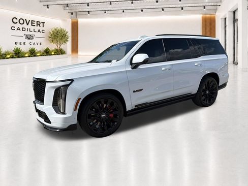 Certified 2026 Cadillac Escalade V w/ LPO, ONYX Package AWD/4WD image 4