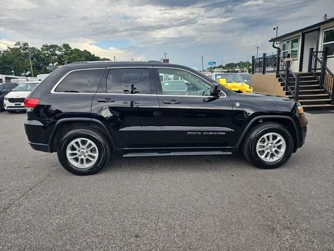 Used 2019 Jeep Grand Cherokee Laredo AWD/4WD image 7
