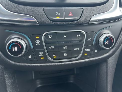 Used 2024 Chevrolet Equinox LT image 28