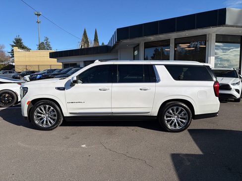 Used 2021 GMC Yukon XL Denali w/ Denali Ultimate Package image 2