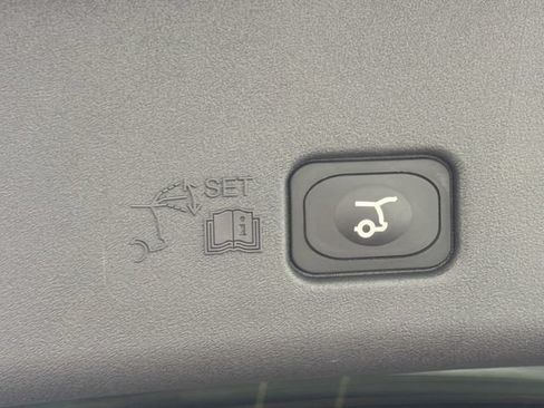 Used 2026 Lincoln Nautilus Reserve AWD/4WD image 28