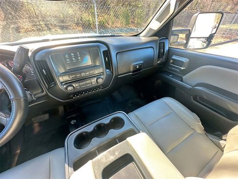 Used 2018 Chevrolet Silverado 3500 W/T w/ WT Convenience Package image 17