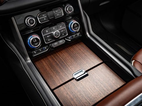 Used 2024 GMC Yukon Denali Ultimate image 33