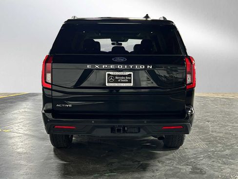 Used 2025 Ford Expedition Active AWD/4WD image 4