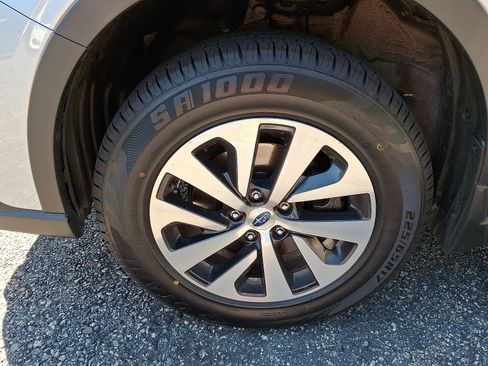 Used 2022 Subaru Outback Premium image 28