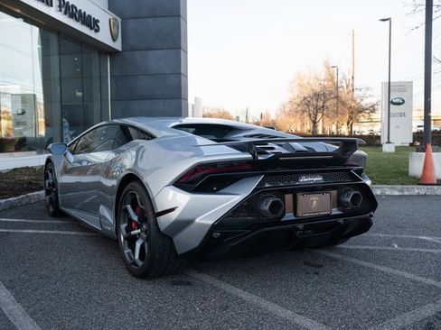 Used 2023 Lamborghini Huracan Tecnica image 18