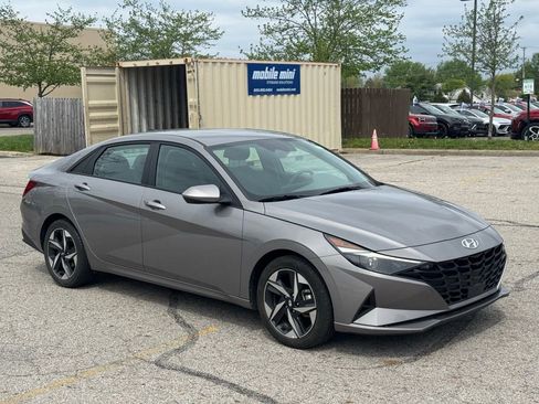 Used 2023 Hyundai Elantra SEL w/ Convenience Package image 8