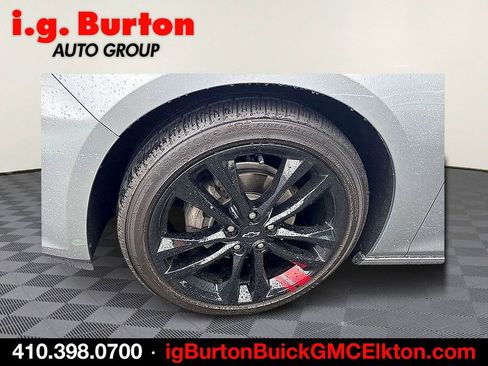 Used 2023 Chevrolet Malibu LT w/ Redline Edition FWD image 4